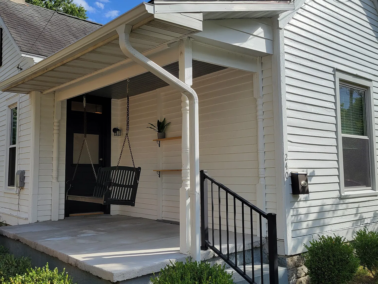 2 bed, 844 sqft, $1,750 — Photo 2