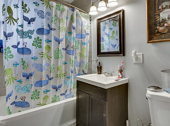 5th image of 1755 E 72nd Pl