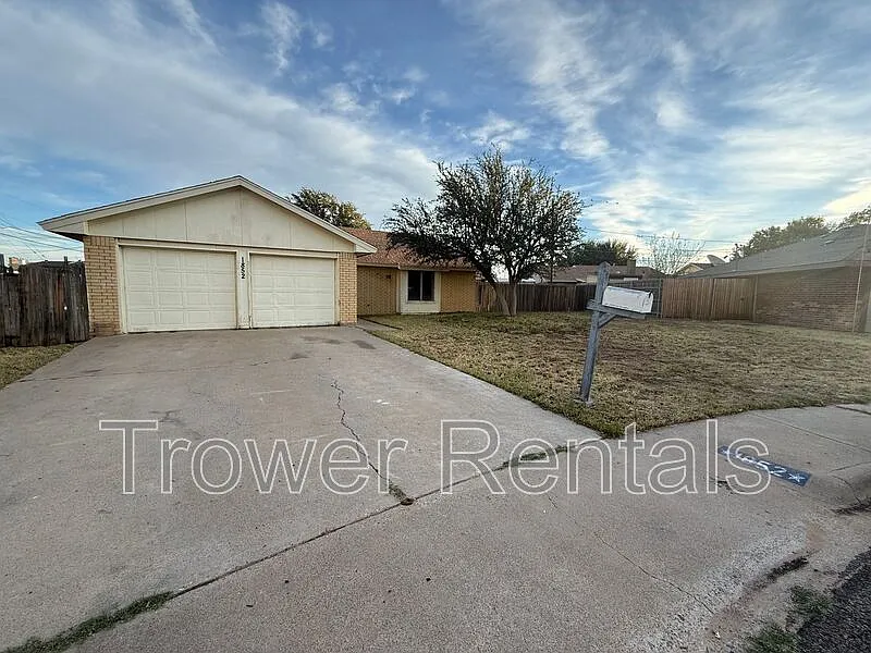 1852 Cody Pl