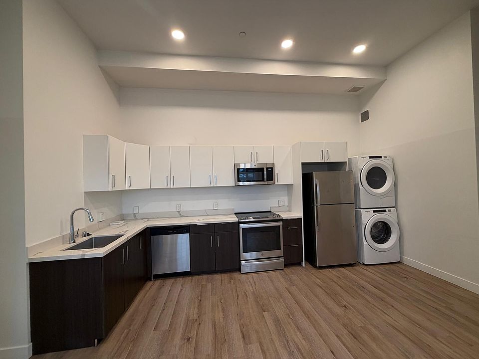 1st image of 669 24th St #9