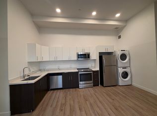669 24th St #9, Oakland, CA 94612