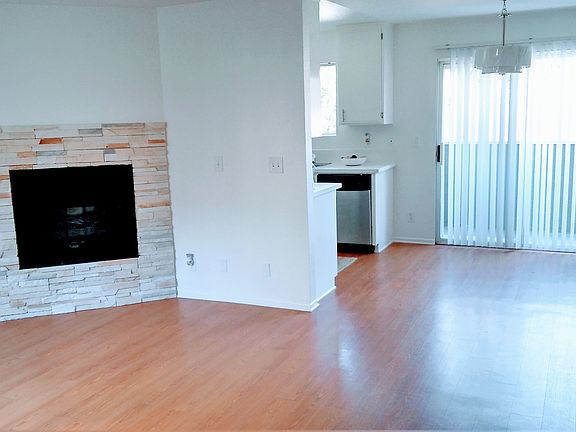 4th image of 15111 Burbank Blvd APT 206