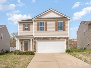 8721 Longnor St, Charlotte, NC 28214