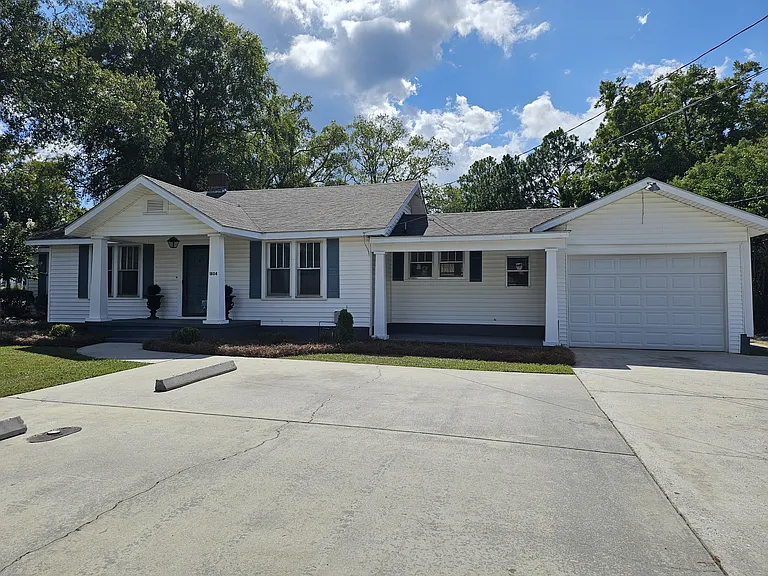 1804 State Highway 41 N #A — Photo 2