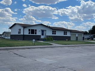 225 7th Ave E, Benkelman, NE 69021