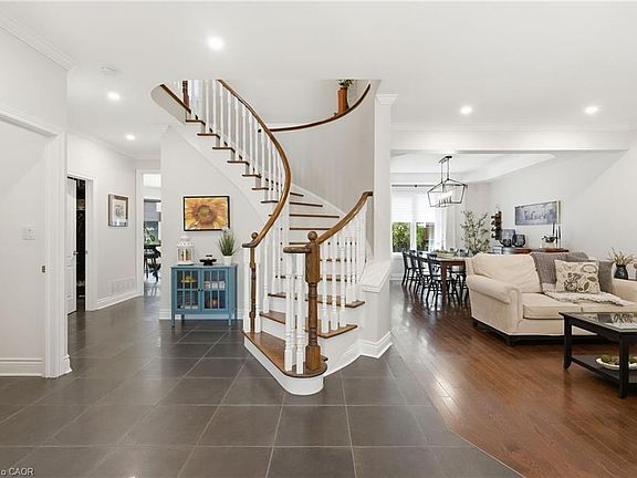 5th image of 5347 Jameson Cres