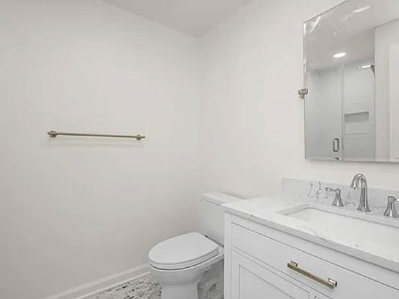 3rd image of 1721 Arbor View Rd