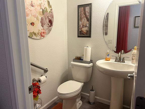 4th image of 5421 Desert Mirage St