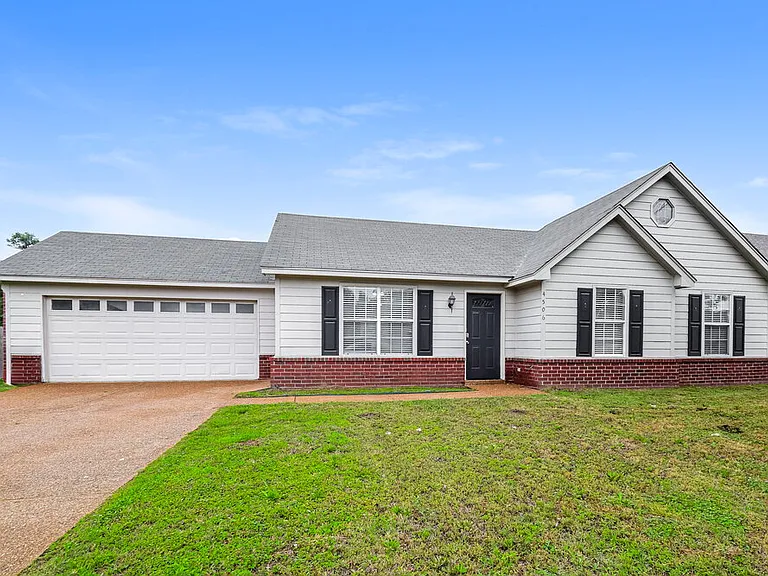 4506 Shadow Hollow Dr — Photo 1