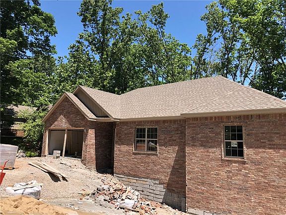 4th image of 11 Cresswell Cir