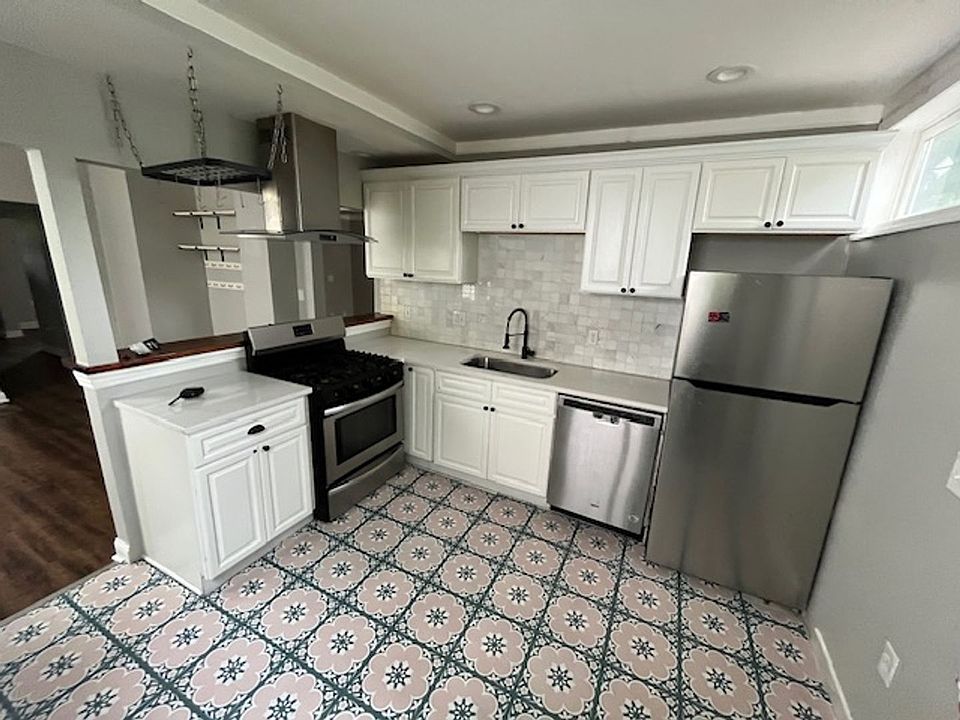 1st image of 1447 Mount Vernon Ave