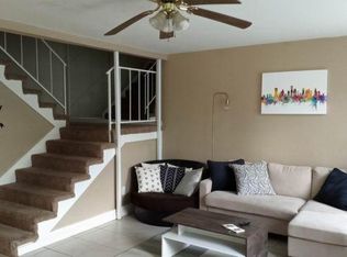 10180 Beekman Place Dr, Houston, TX 77043