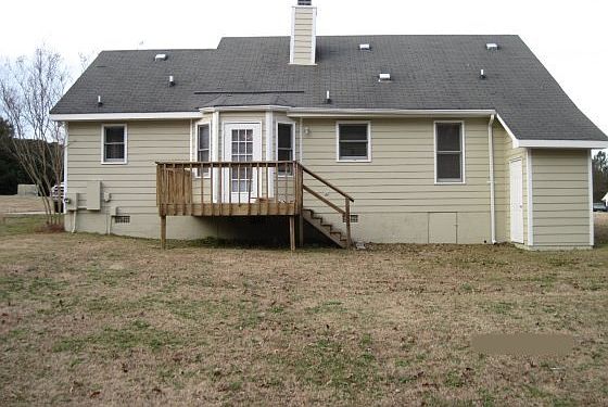 Lots of private space in back yard