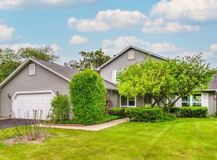 1255 W Dexter Ln, Hoffman Estates, IL 60169