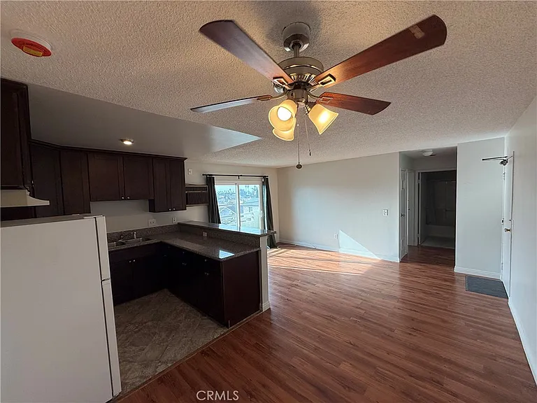 400 N Hobart Blvd #301 — Photo 13