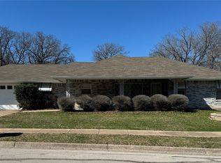 217 Spruce Cir, Azle, TX 76020