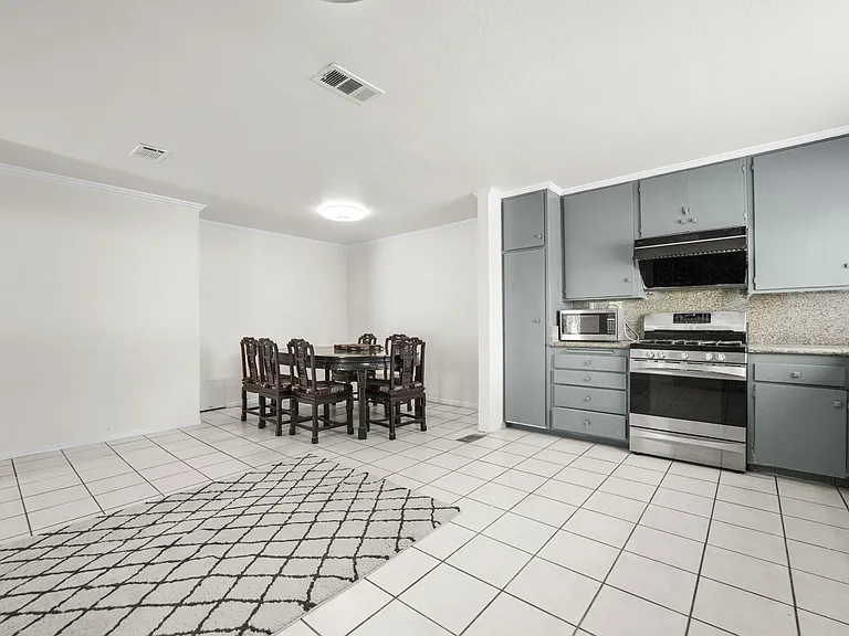 8523 Jasper St — Photo 7