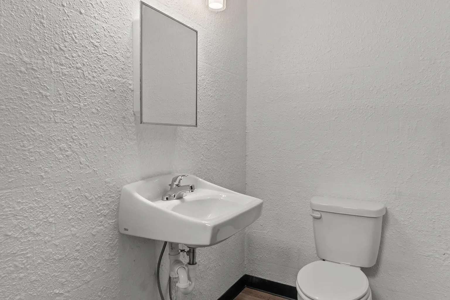Shadow Rock Apartments — Photo 4