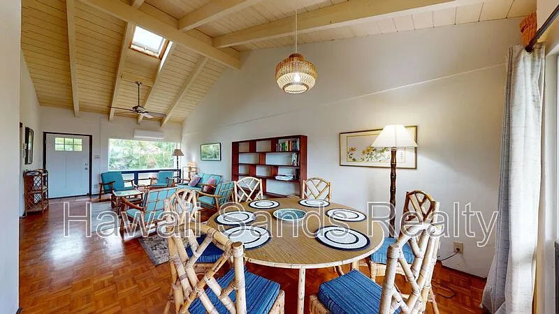 3 bed, 2.0 bath, 1231 sqft, $3,500 — Photo 3