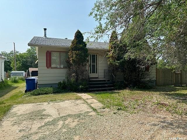 1st image of 237 Windsor AVENUE