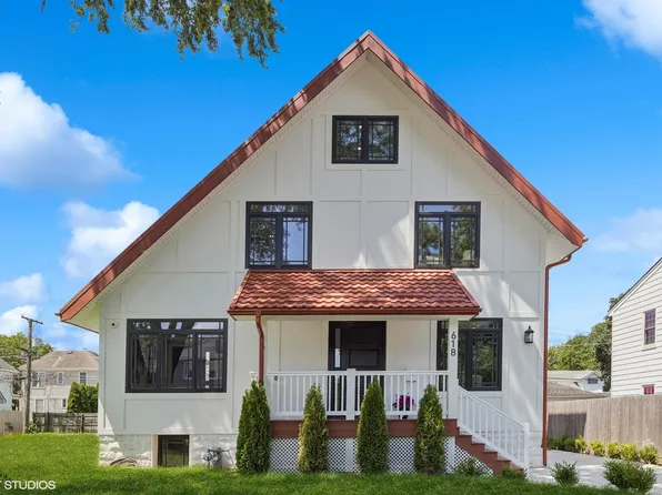 618 N Ashland Ave, La Grange Park, IL 60526