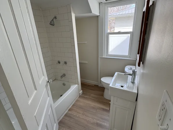 805 4th St SW, Willmar, MN