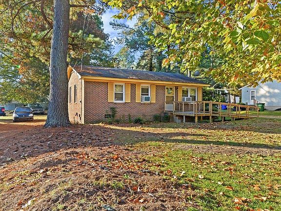 2nd image of 605 Cockrell St