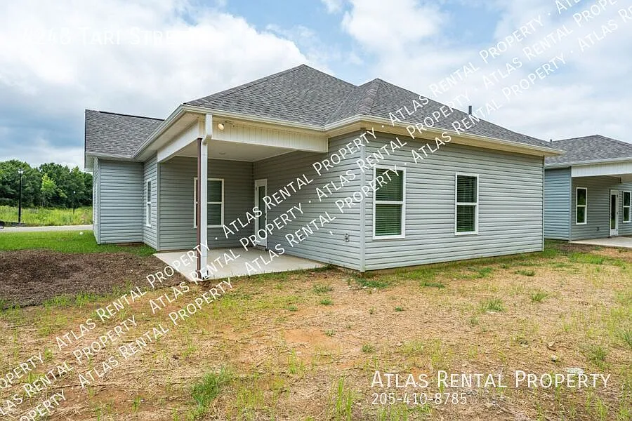 Beautifully Updated 3BR Home Granite Counters, Hardwood & More! — Photo 2