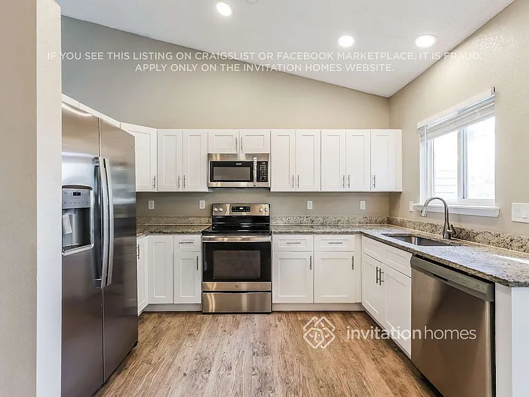 1424 W 132nd Pl — Photo 8