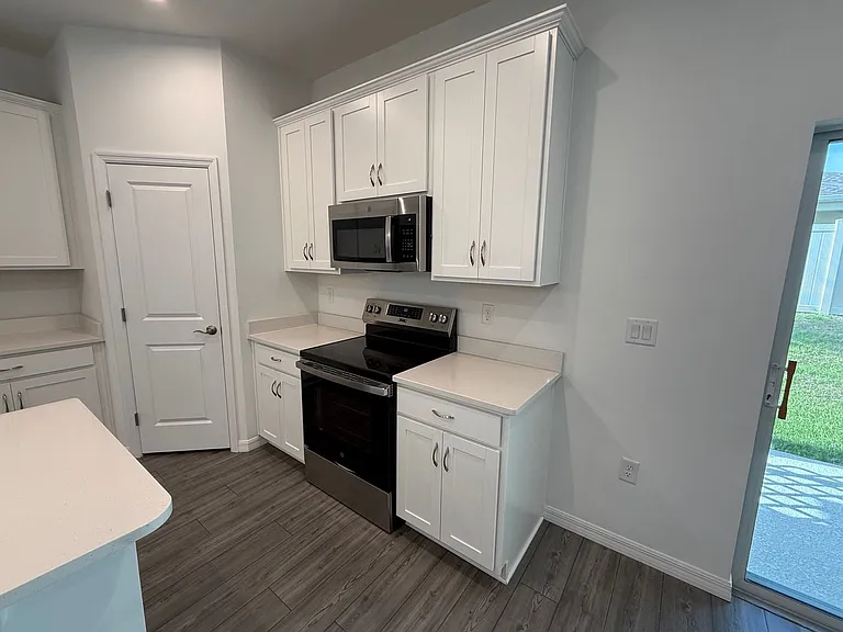 405 Eventide Ave — Photo 6