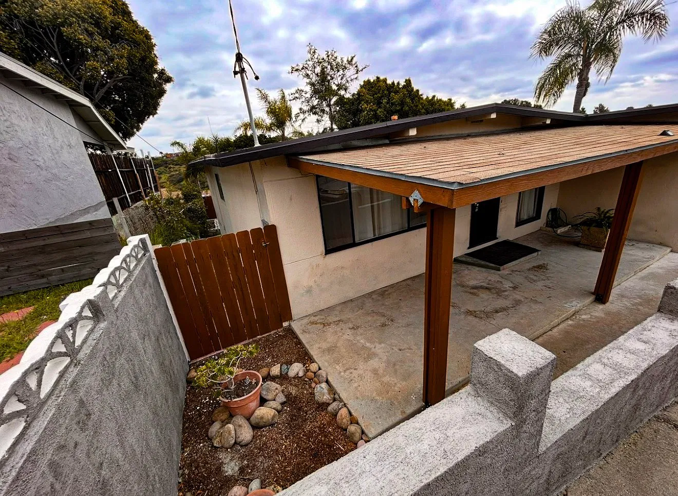 3 bed, 972 sqft, $3,200 — Photo 2