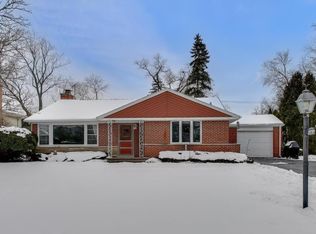 2537 Pick Dr, Glenview, IL 60025