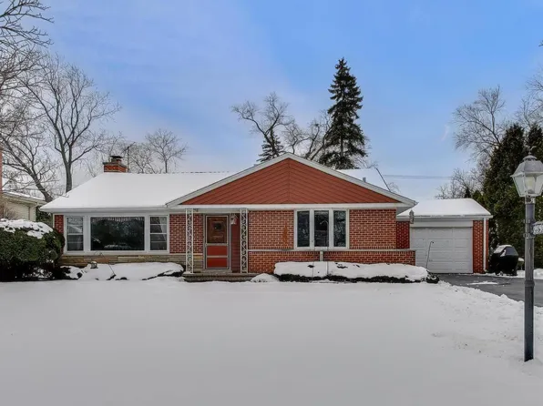 2537 Pick Dr, Glenview, IL 60025