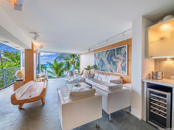 5th image of 3015 Kalakaua Ave APT 401