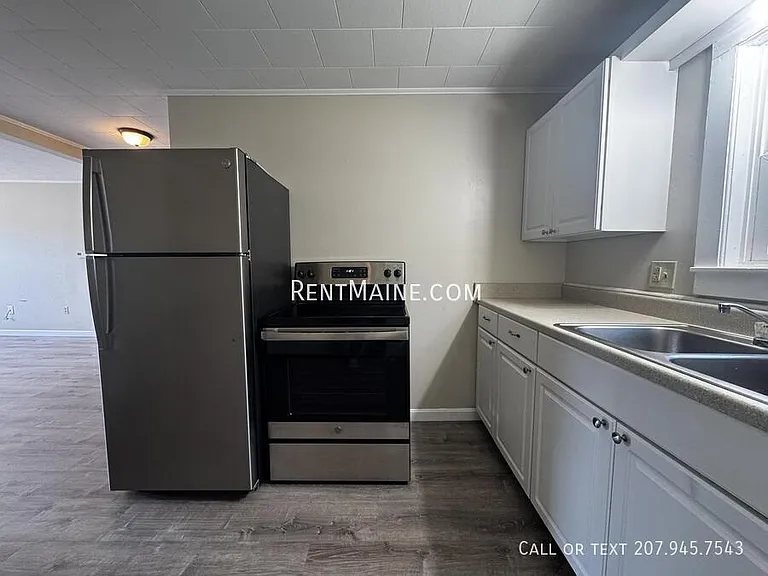 114 Riverside Dr #2 — Photo 2