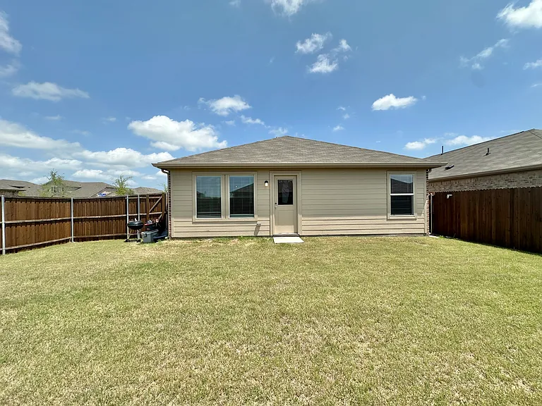 4152 Silverstein St — Photo 17