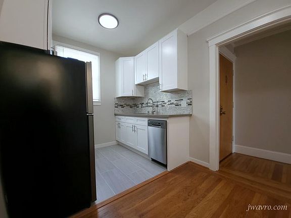 4th image of 36 Cervantes Blvd APT 8