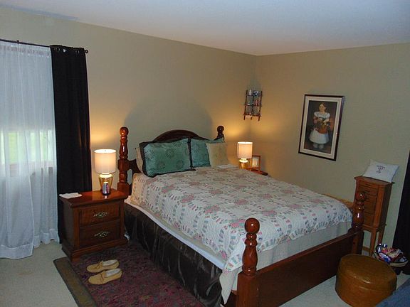 5th image of 689 Normandy Dr