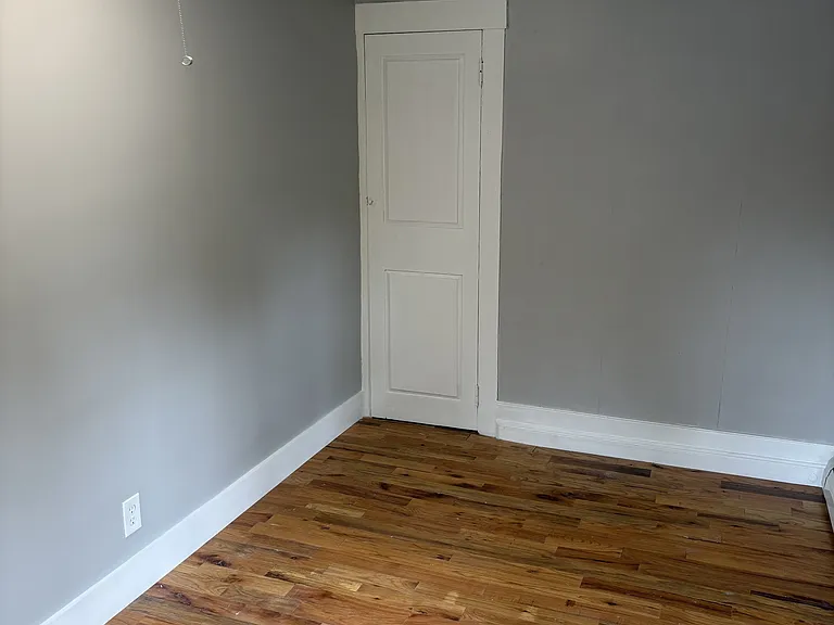 115 Main St #B — Photo 8