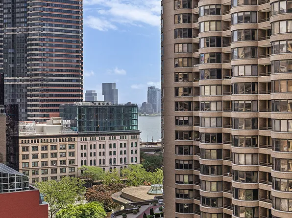311 East 38th Street 12B image 9 of 9