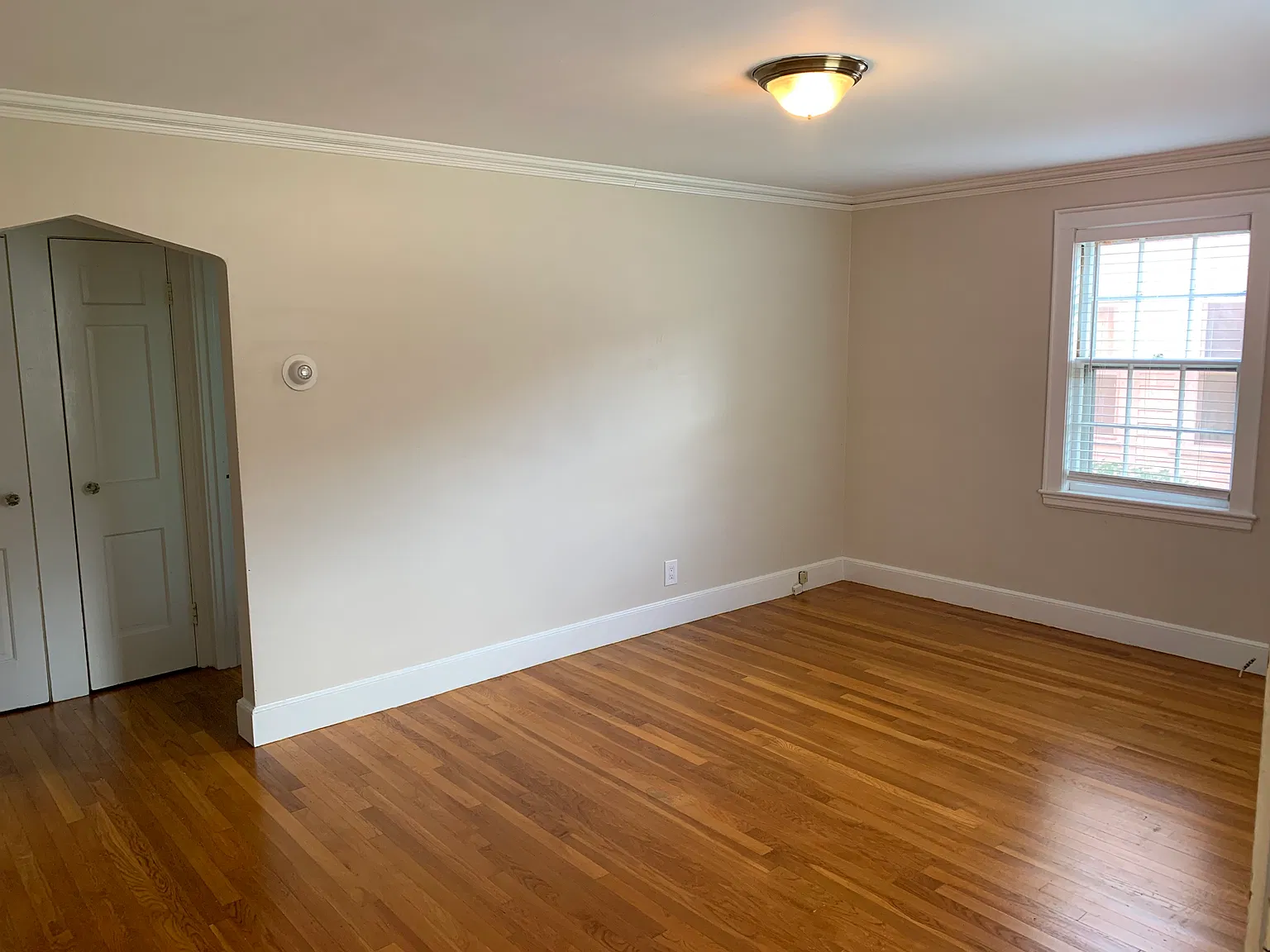 2 bed, 900 sqft, $2,700 — Photo 4