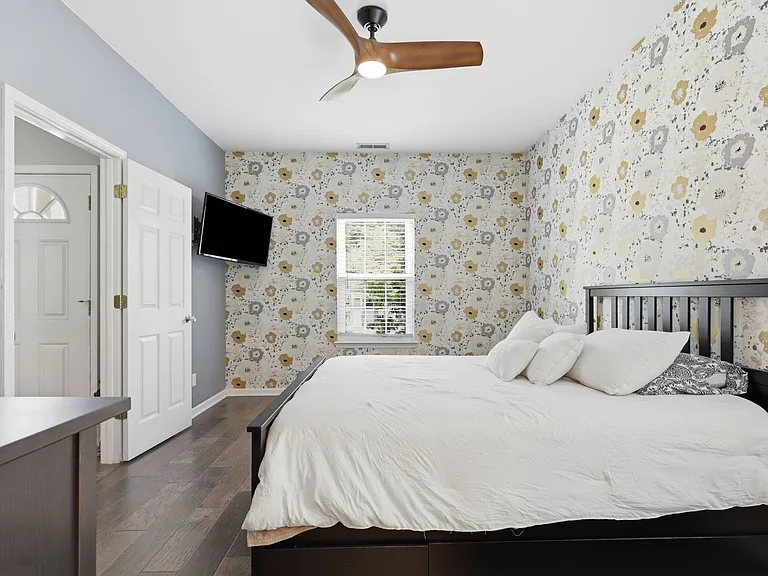 1706 Dallas Ave — Photo 16