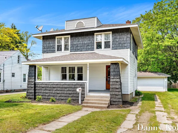 143 Ridgewood St SE, Kentwood, MI 49548