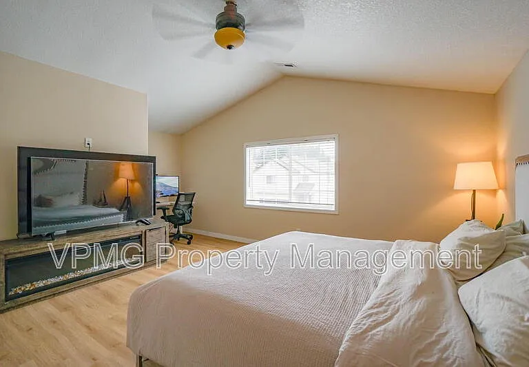 5906 NE 56th St — Photo 23