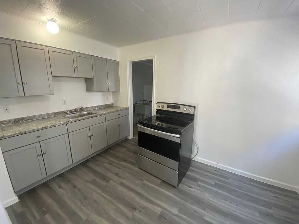1st image of 13070 Sarsfield Ave
