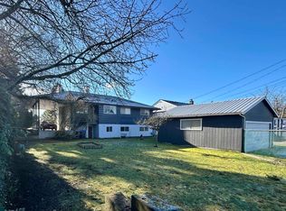 5690 Mermaid St, Sechelt, BC V7Z 0J6