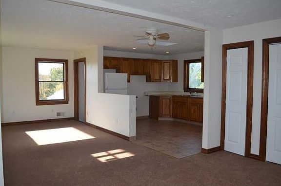5th image of 543 Park Ave