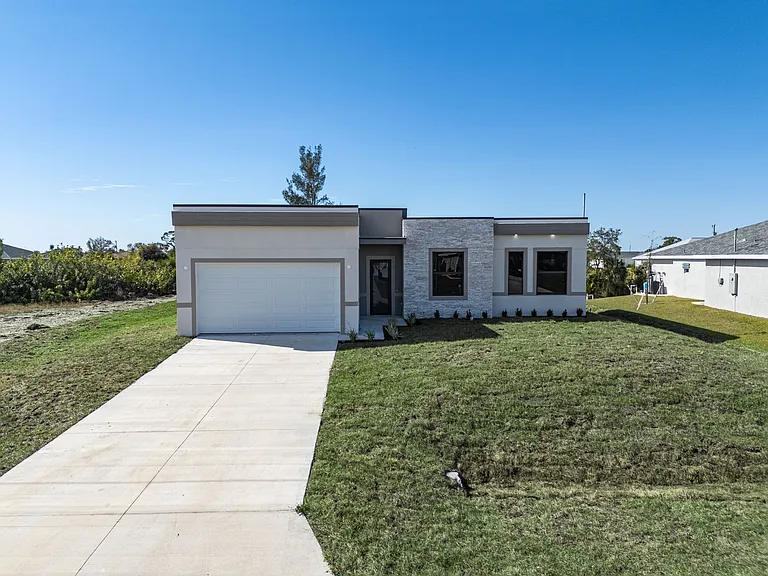 3010 NE 1st Pl — Photo 35