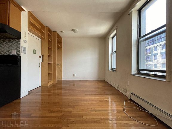 5th image of 820 Wyckoff Ave #2F