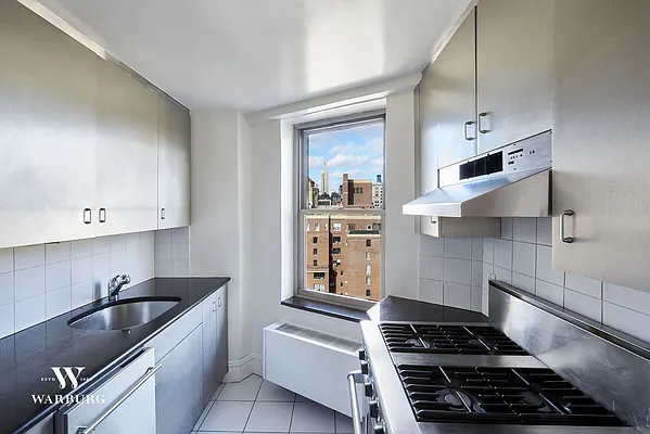 Sold by Warburg | media 16